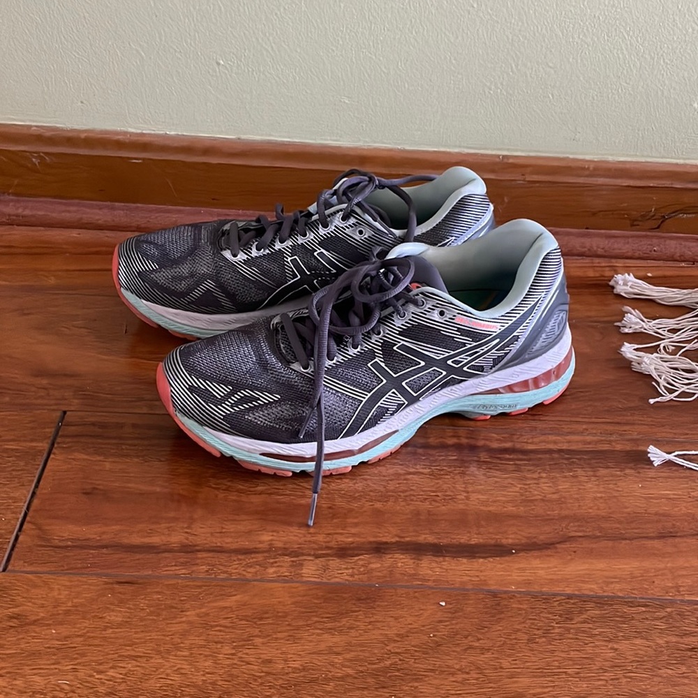 Womens size 10 sneakers